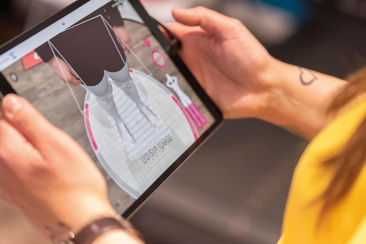 Vorstellung eines Scans von Beinen auf einem Tablet
